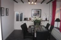 Mid-Terrace House, 3 bedrooms, Freehold