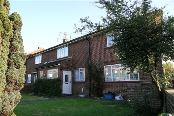 Semi-Detached House, 5 bedrooms, Freehold