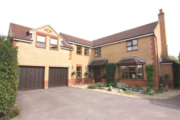 Detached House, 5 bedrooms