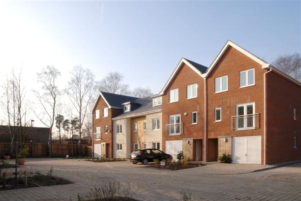 End-of-Terrace House, 3 bedrooms, Freehold
