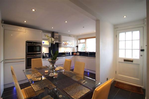 Mid-Terrace House, 3 bedrooms