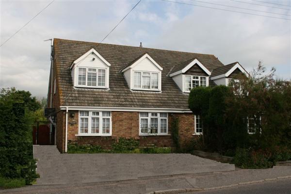 Semi-Detached House, 5 bedrooms, Freehold