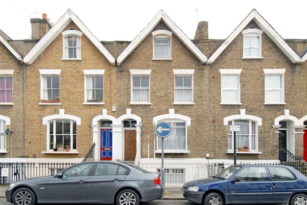 Mid-Terrace House, 5 bedrooms, Freehold