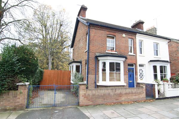 End-of-Terrace House, 3 bedrooms, Freehold
