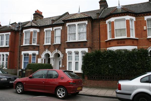 Mid-Terrace House, 4 bedrooms, Freehold