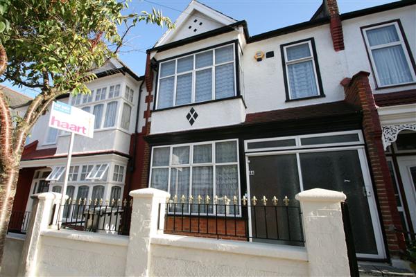 Mid-Terrace House, 5 bedrooms, Freehold