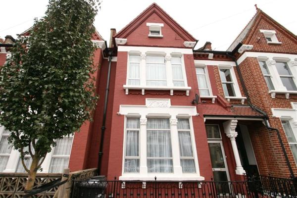 Mid-Terrace House, 4 bedrooms