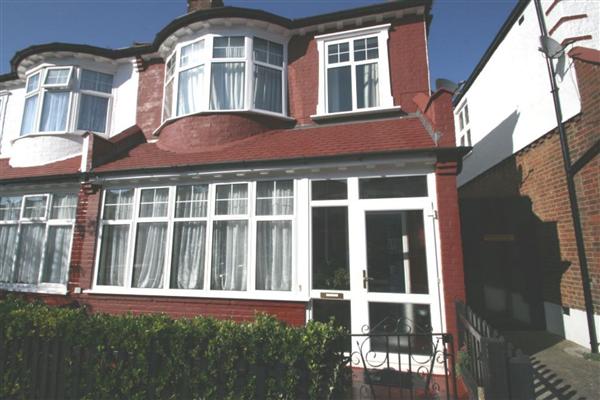 End-of-Terrace House, 4 bedrooms