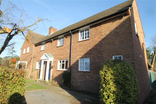 Semi-Detached House, 6 bedrooms