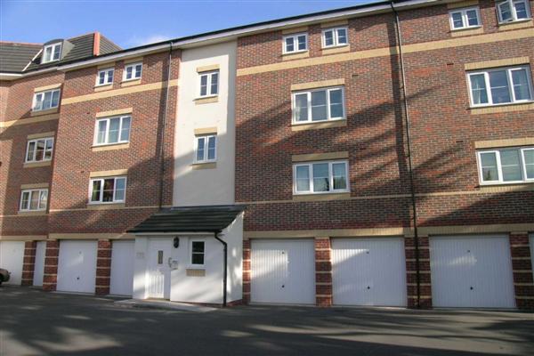 Bosworth Court, Bath Road