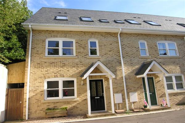 End-of-Terrace House, 4 bedrooms, Freehold