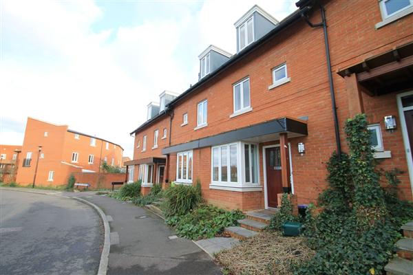 Mid-Terrace House, 3 bedrooms, Freehold
