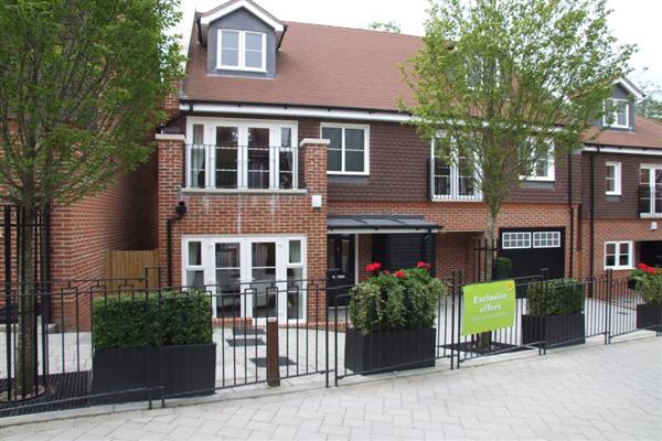 Mid-Terrace House, 4 bedrooms