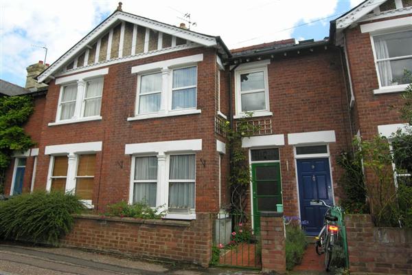 Mid-Terrace House, 5 bedrooms, Freehold