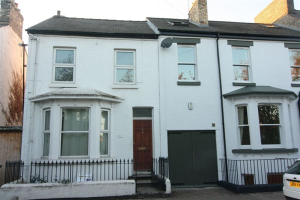 Semi-Detached House, 4 bedrooms