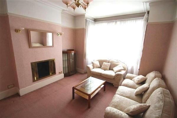 End-of-Terrace House, 3 bedrooms, Freehold