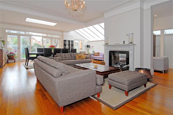 Detached House, 6 bedrooms, Freehold