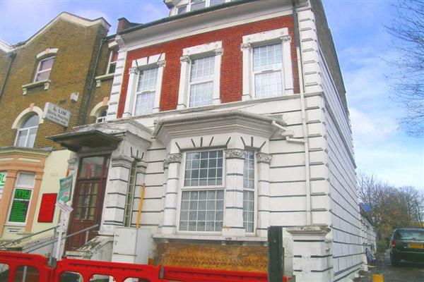 Semi-Detached House, 6 bedrooms, Freehold