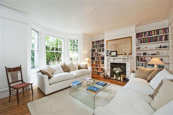 Semi-Detached House, 6 bedrooms