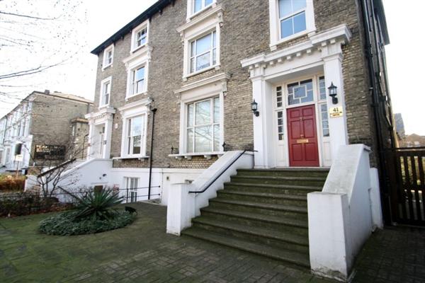 Semi-Detached House, 8 bedrooms