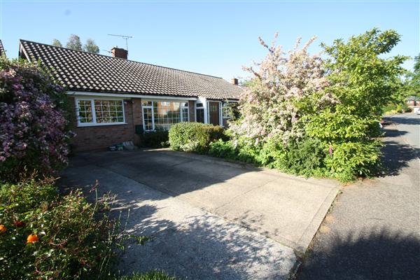 East Bergholt, Guide: £310,000 - £325,000