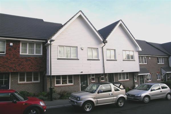 Mid-Terrace House, 3 bedrooms, Freehold
