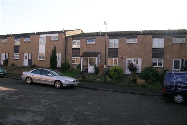 Mid-Terrace House, 3 bedrooms, Freehold