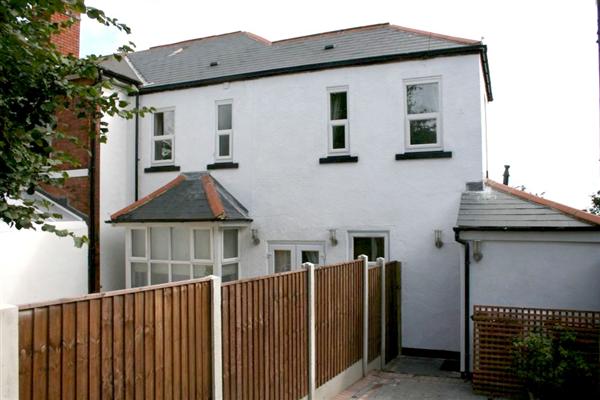 Semi-Detached House, 2 bedrooms, Freehold
