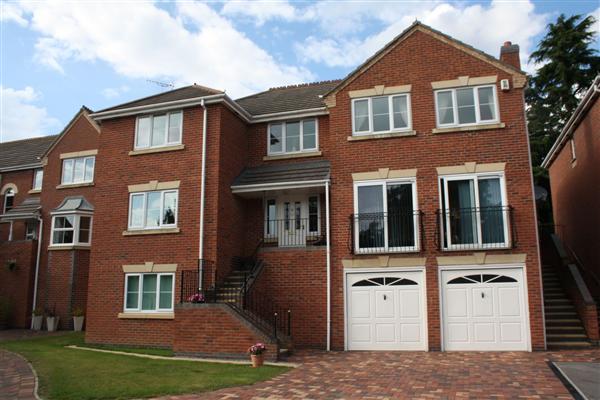 Detached House, 5 bedrooms