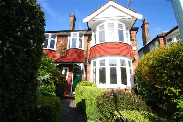 Detached House, 6 bedrooms