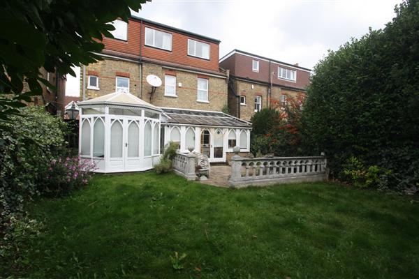 Detached House, 6 bedrooms