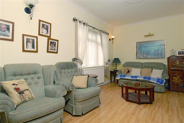 Mid-Terrace House, 3 bedrooms, Freehold