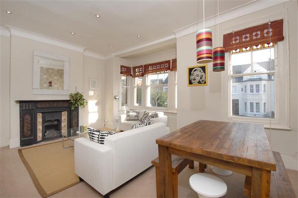 Flat / Apartment, 3 bedrooms