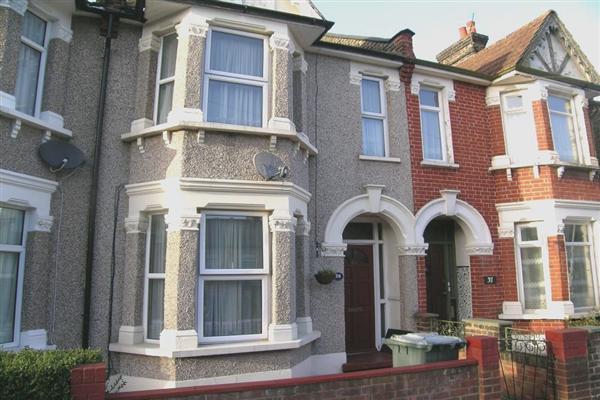Mid-Terrace House, 3 bedrooms, Freehold