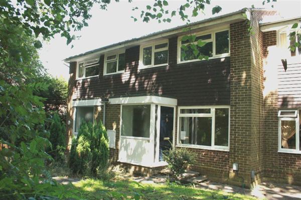 Mid-Terrace House, 3 bedrooms, Freehold