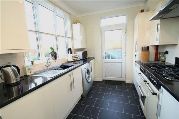 Semi-Detached House, 3 bedrooms, Freehold