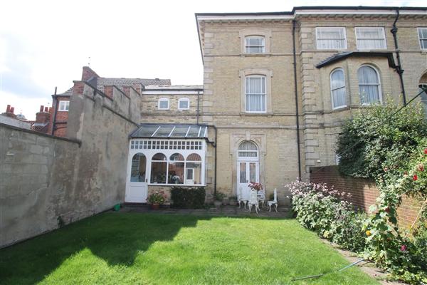 Semi-Detached House, 4 bedrooms