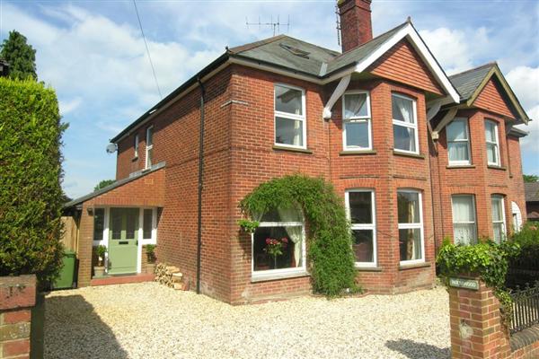 Semi-Detached House, 5 bedrooms, Freehold
