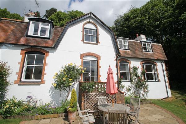 Semi-Detached House, 5 bedrooms