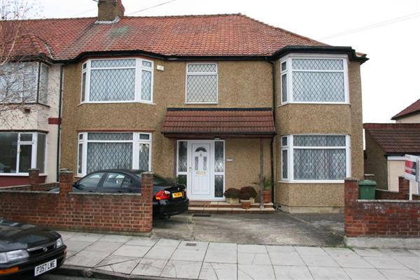 End-of-Terrace House, 6 bedrooms, Freehold