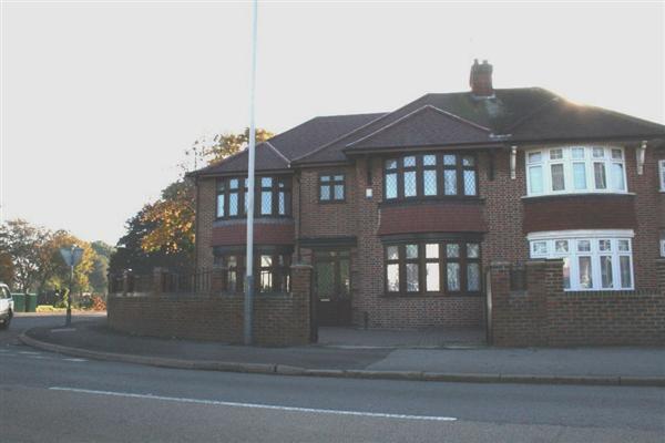 Semi-Detached House, 5 bedrooms, Freehold