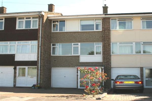 Mid-Terrace House, 4 bedrooms, Freehold