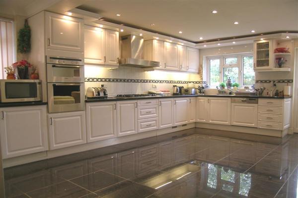 Detached House, 5 bedrooms