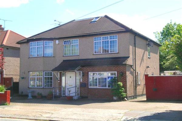 Detached House, 6 bedrooms