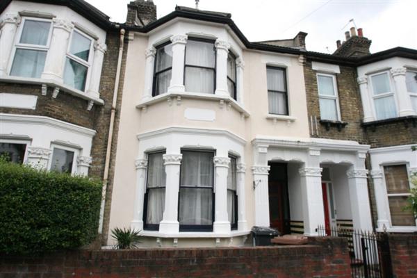 Mid-Terrace House, 4 bedrooms, Freehold