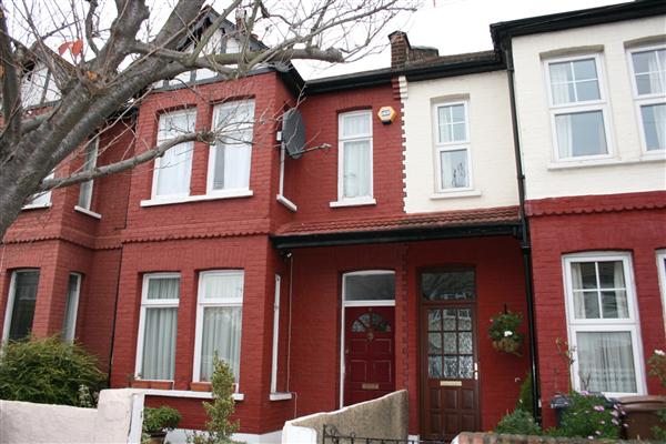 Mid-Terrace House, 4 bedrooms, Freehold