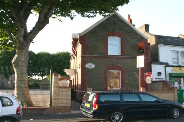 End-of-Terrace House, 3 bedrooms, Freehold