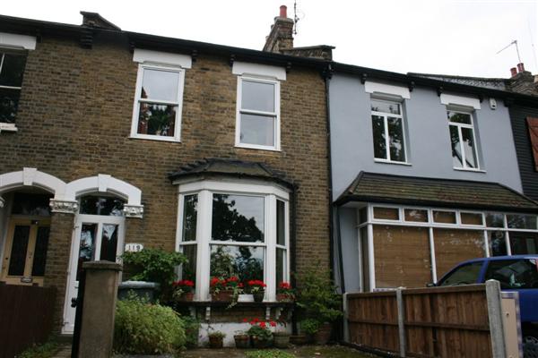 Mid-Terrace House, 4 bedrooms, Freehold