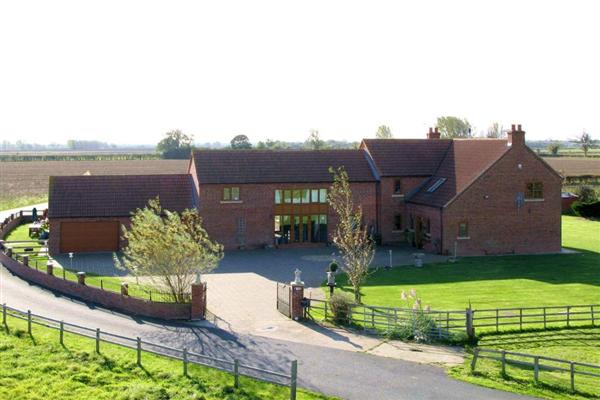 Detached House, 9 bedrooms, Freehold