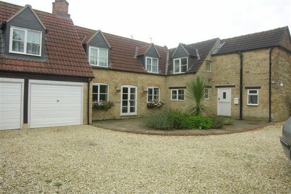 Semi-Detached House, 5 bedrooms, Freehold